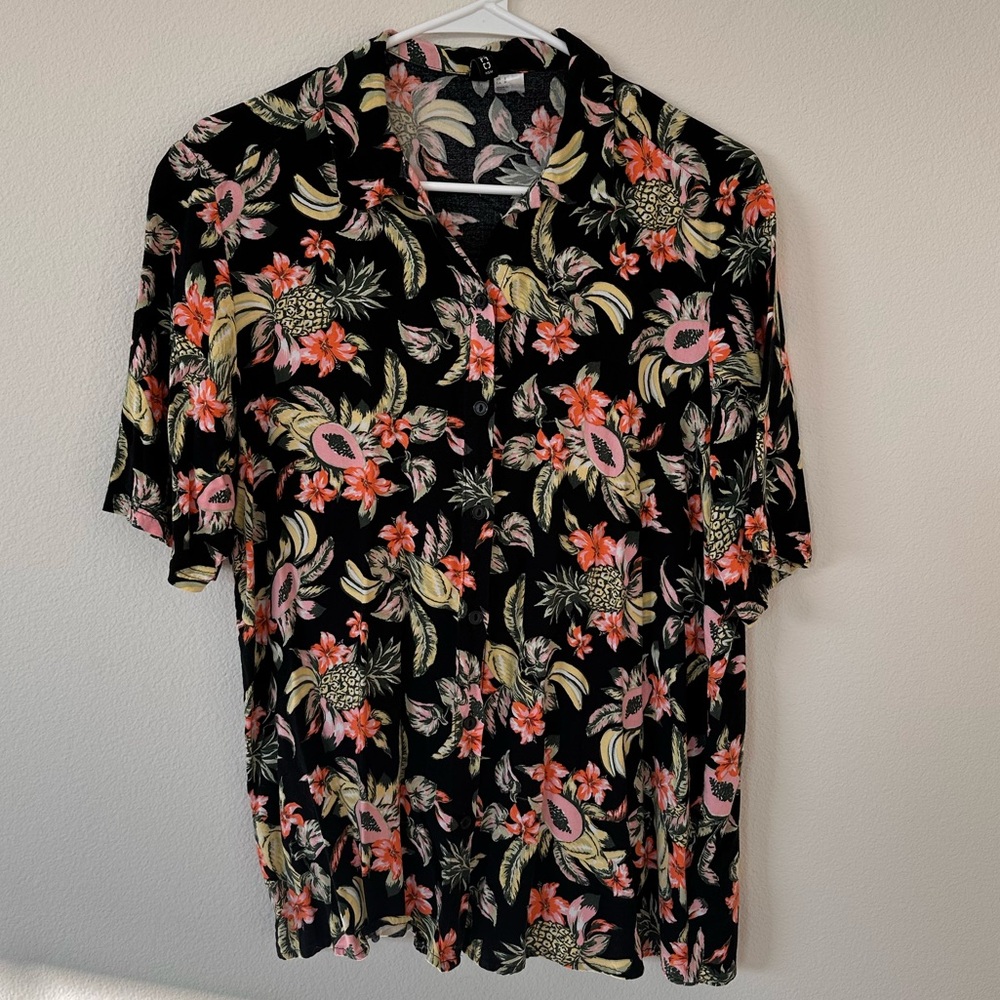 H&M Women’s Tropical Black Button Up Shirt | Size Small